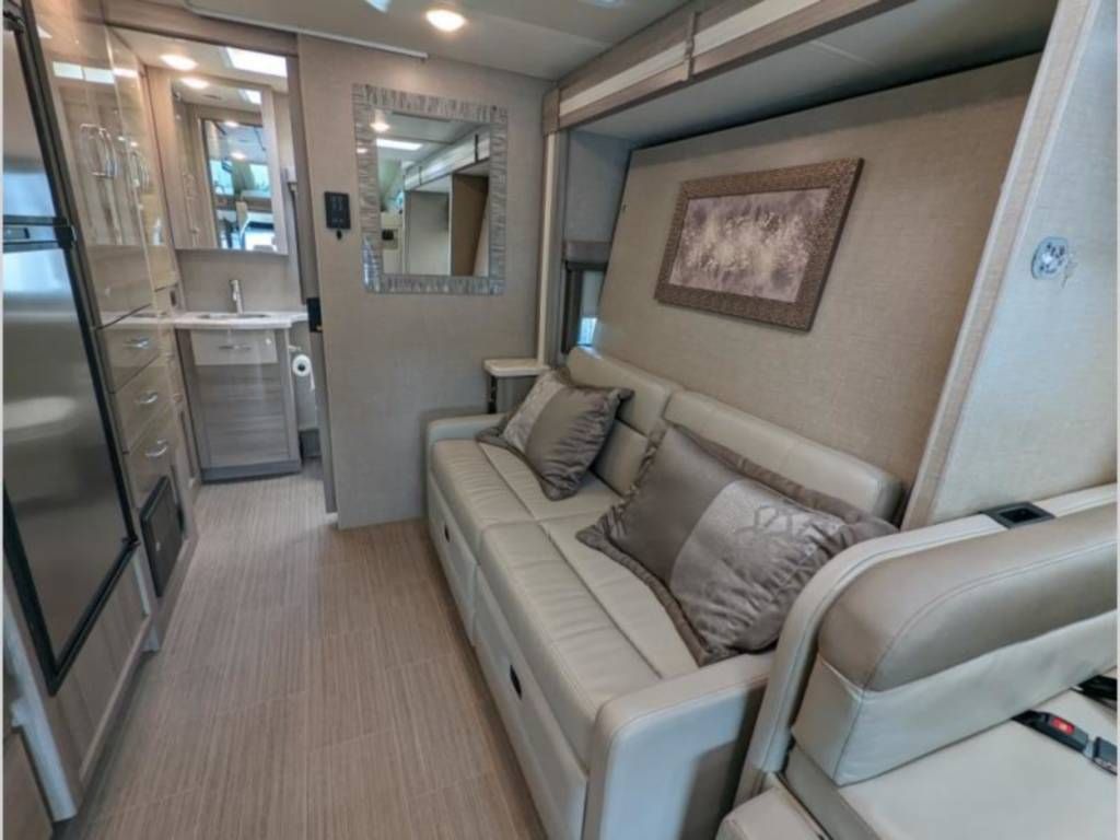 Photo 1 - 2020 Thor Motor Coach Class C Motorhome rental photo 14