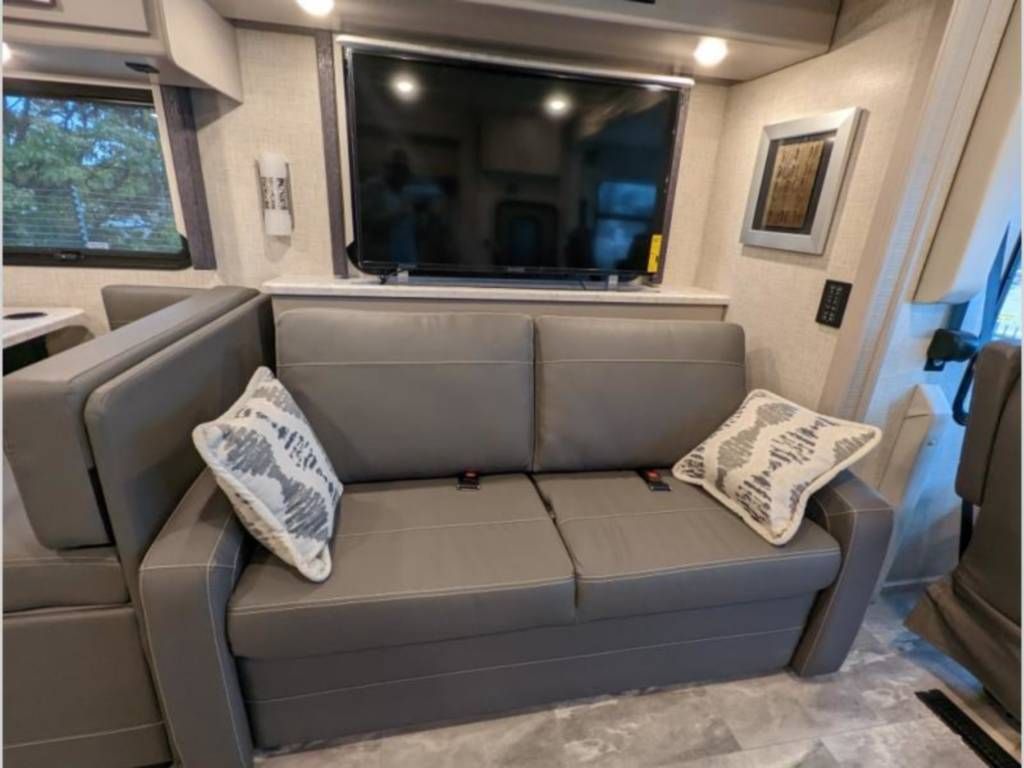 Photo 2 - 2020 Thor Motor Coach Class A Motorhome rental photo 17