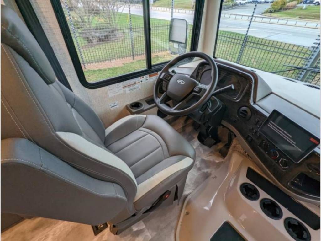 Photo 2 - 2020 Thor Motor Coach Class A Motorhome rental photo 19