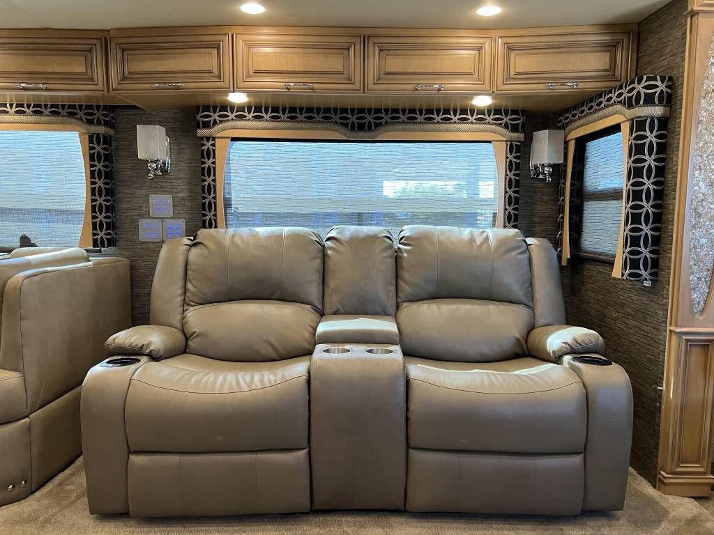 Photo 1 - 2019 Newmar Class A Motorhome rental photo 10
