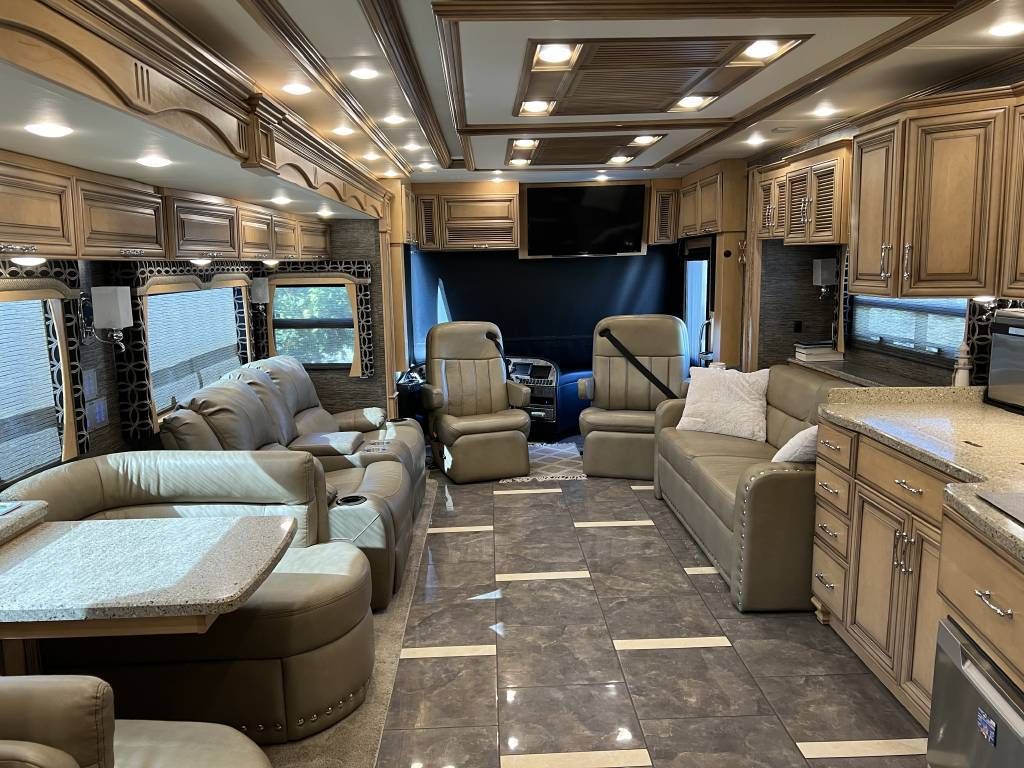 Photo 2 - 2019 Newmar Class A Motorhome rental photo 15