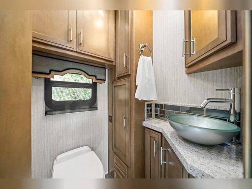 2020 Newmar ESSEX 4531 Class A Motorhome for rent in Houston, TX