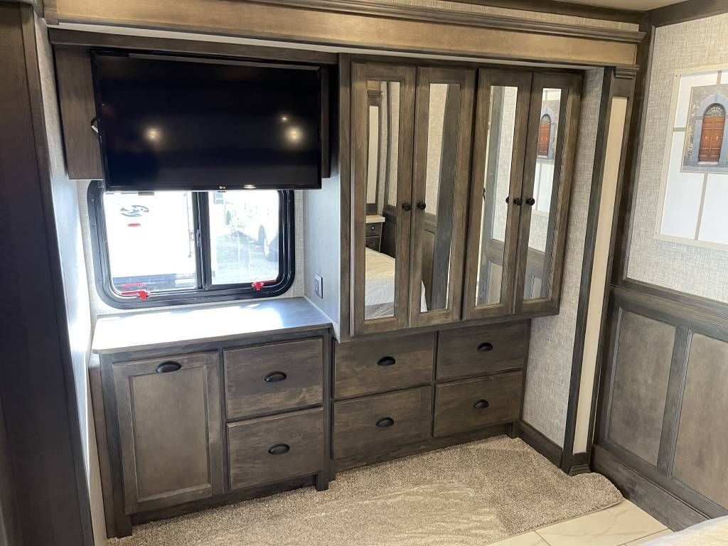 Photo 1 - 2020 Tiffin Class A Motorhome rental photo 9