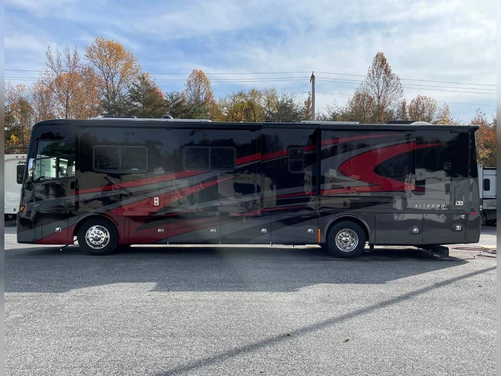 Photo 1 - 2020 Tiffin Class A Motorhome rental photo 14