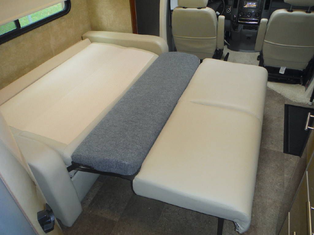Photo 2 - 2020 Winnebago Class C Motorhome rental photo 5