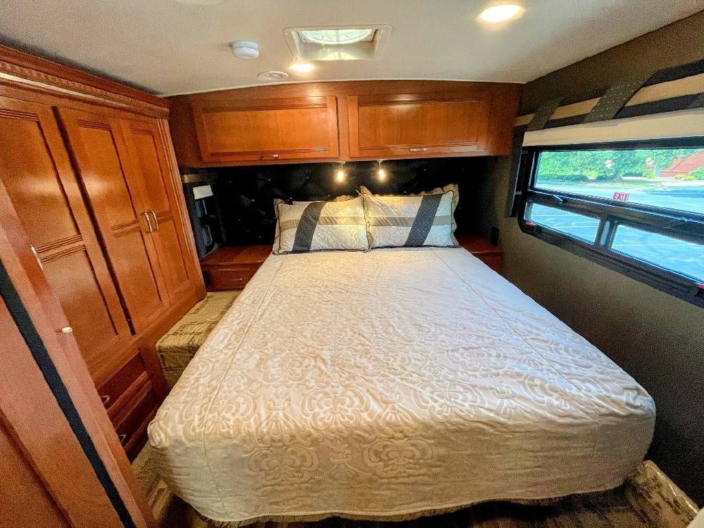 Photo 1 - 2020 Winnebago Class C Motorhome rental photo 4
