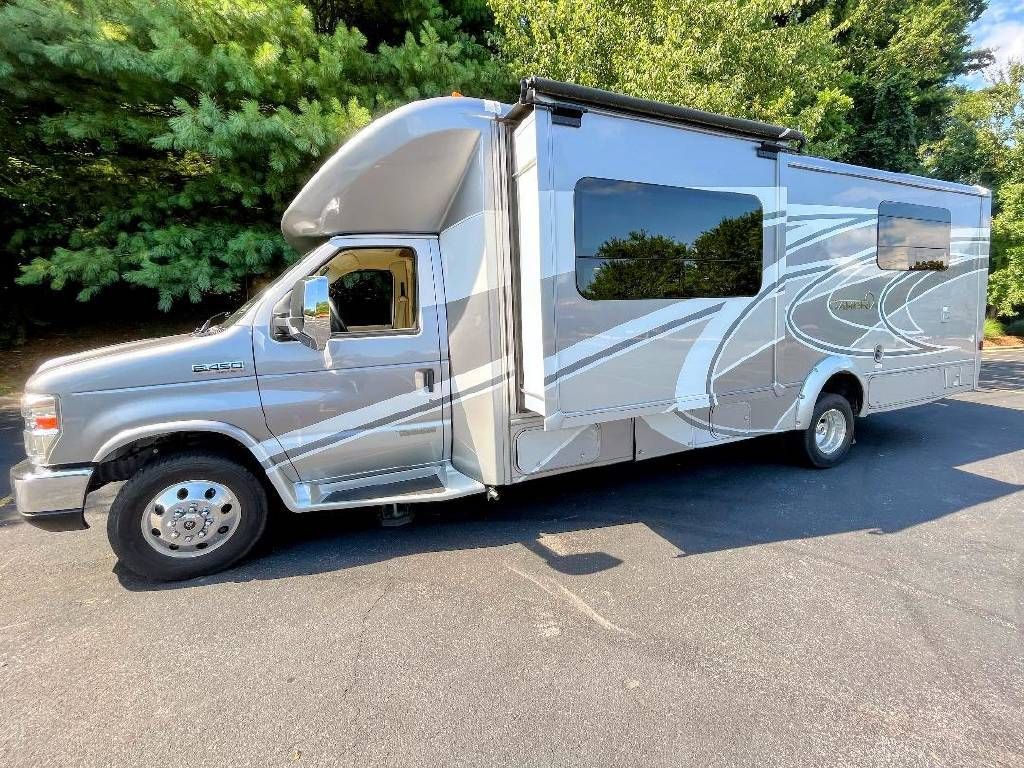 Photo 1 - 2020 Winnebago Class C Motorhome rental photo 5