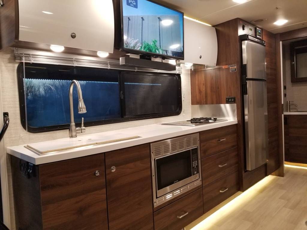 Photo 1 - 2020 Winnebago Class C Motorhome rental photo 11