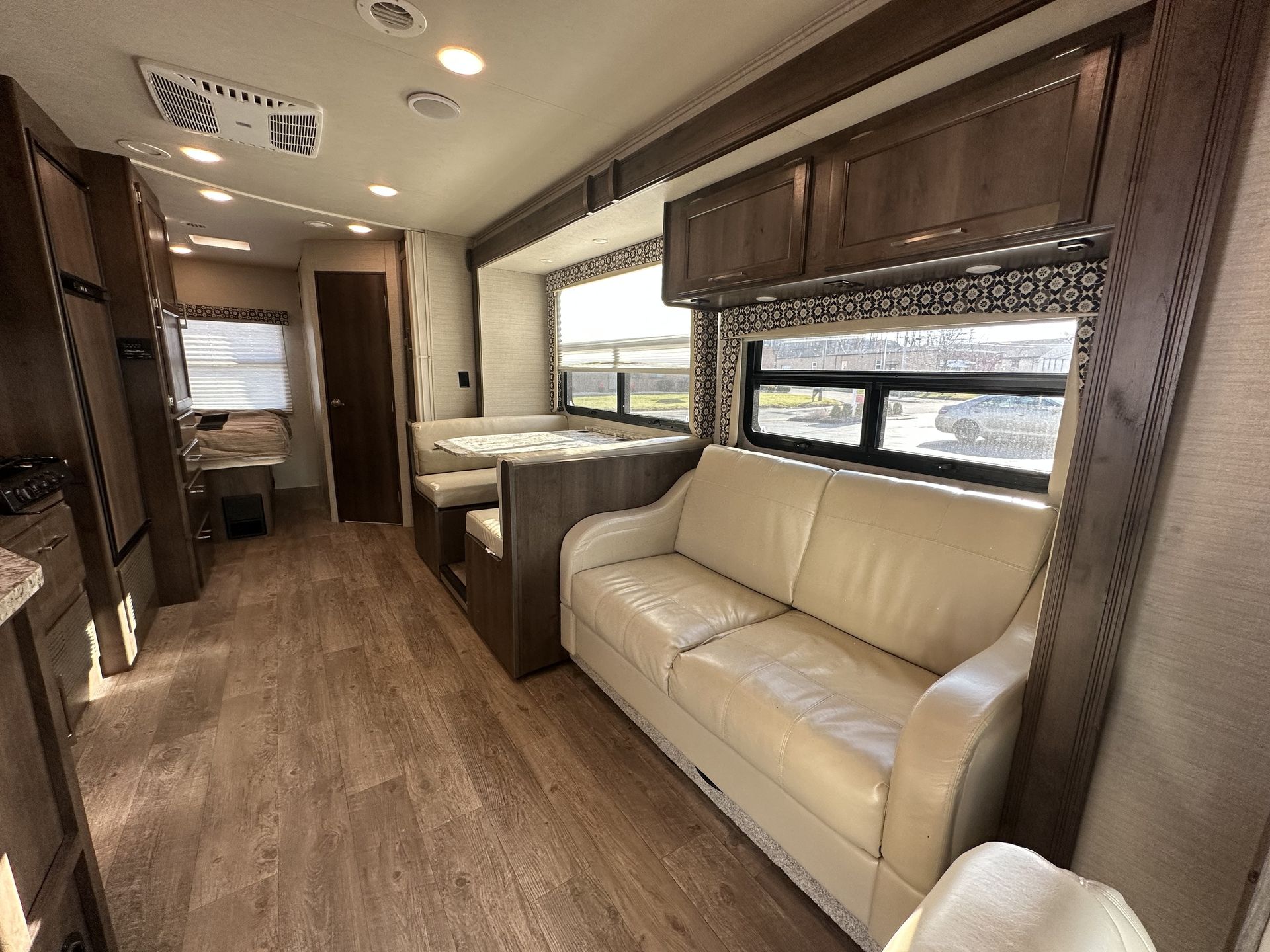 Photo 3 - 2018 Jayco Class C Motorhome rental photo 11