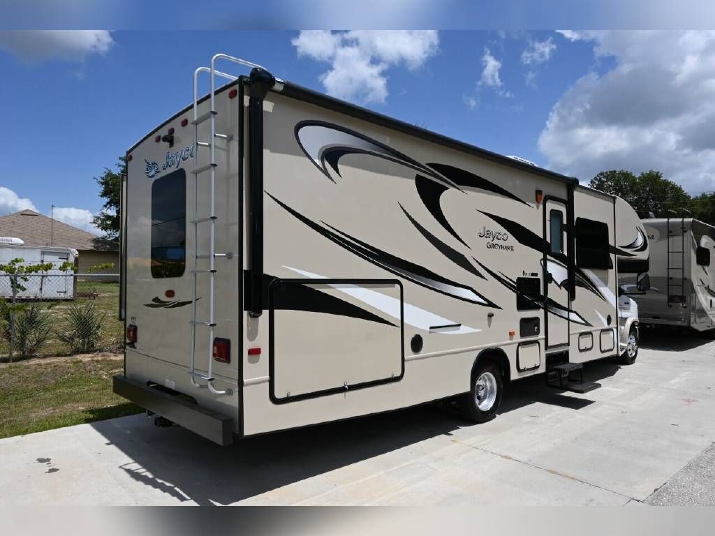 Photo 1 - 2018 Jayco Class C Motorhome rental photo 6