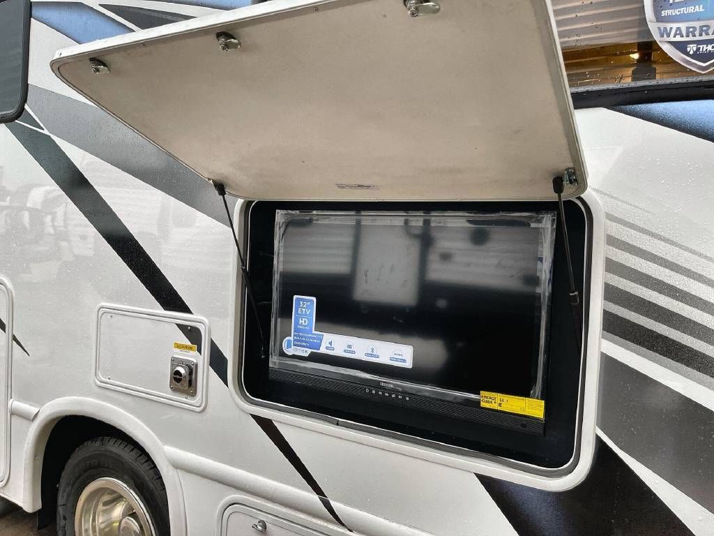 Photo 2 - 2020 Thor Motor Coach Class C Motorhome rental photo 8