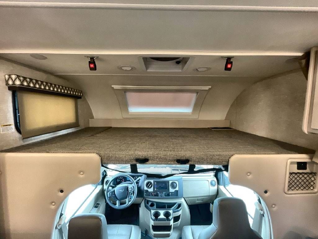 Photo 1 - 2020 Thor Motor Coach Class C Motorhome rental photo 4