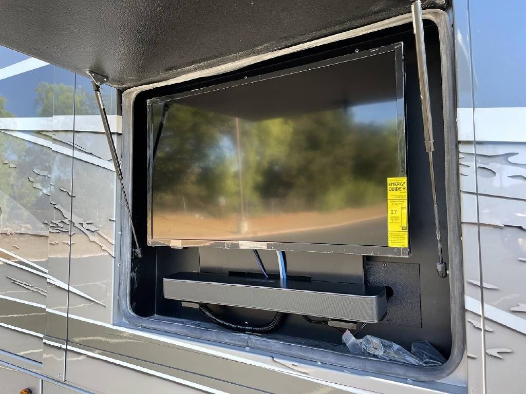 Photo 4 - 2021 Dynamax Corp Class C Motorhome rental photo 17
