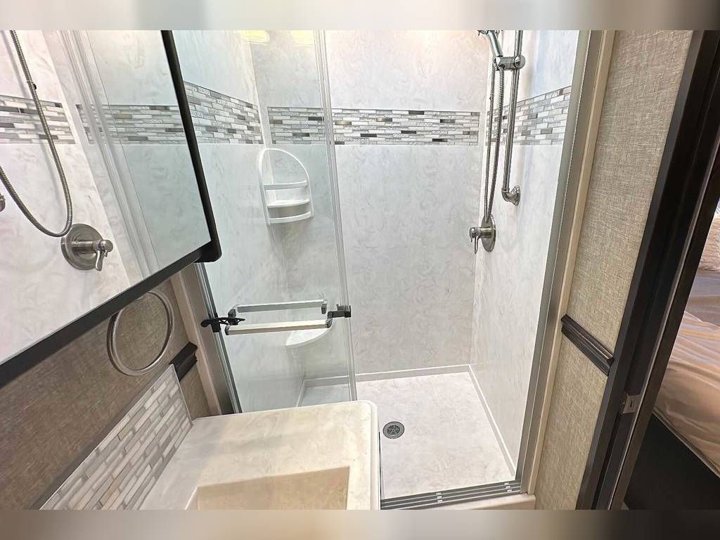 Photo 2 - 2019 Jayco Class C Motorhome rental photo 6