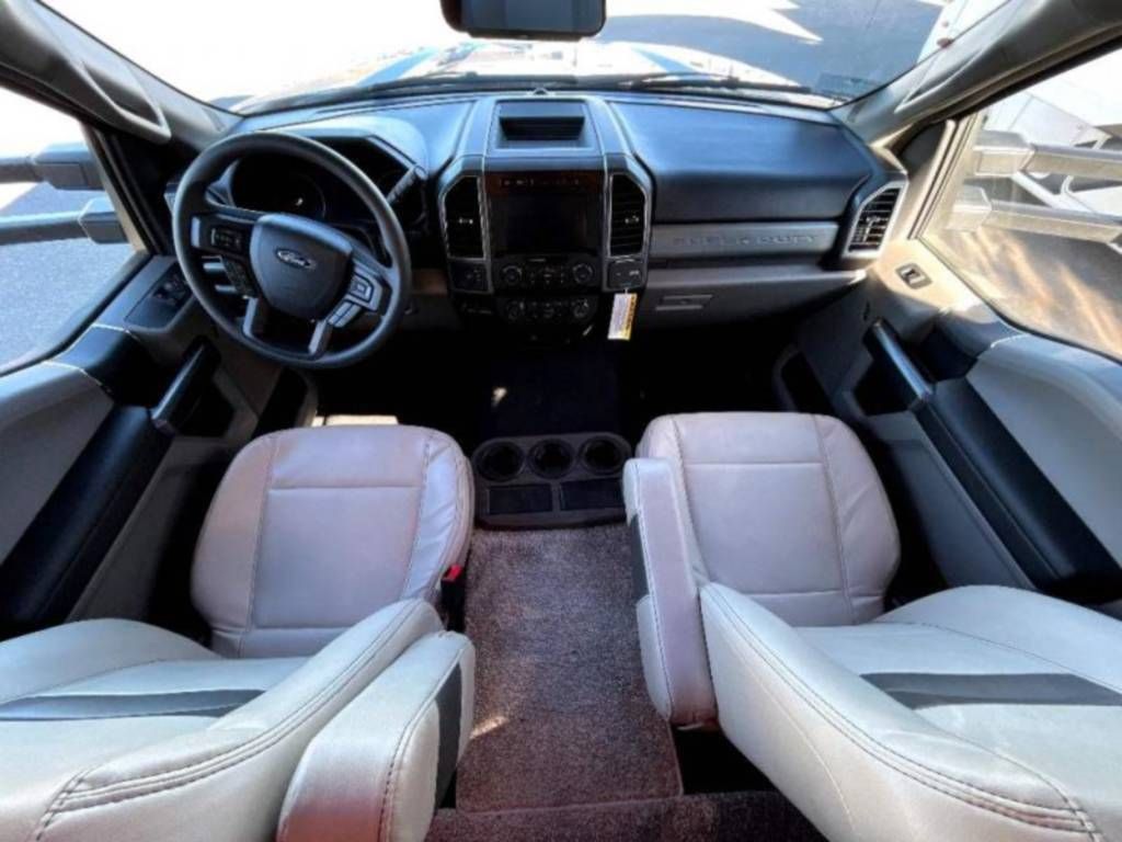 Photo 1 - 2020 Thor Motor Coach Class C Motorhome rental photo 9