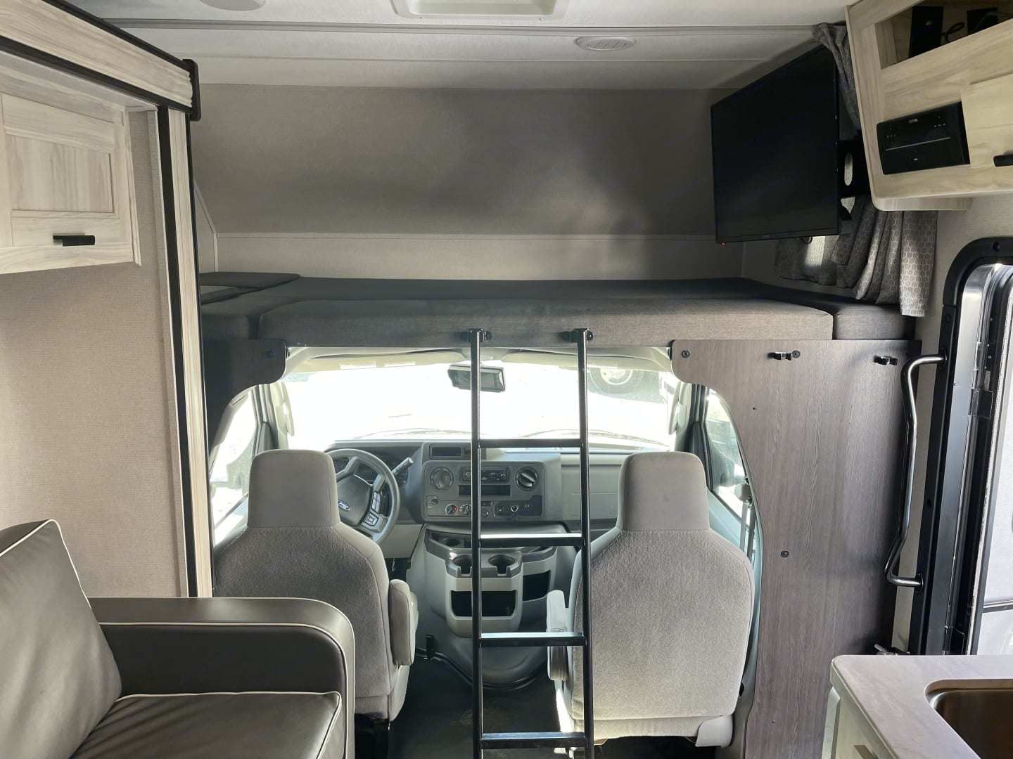 Photo 0 - 2022 Forest River Class C Motorhome rental photo 8