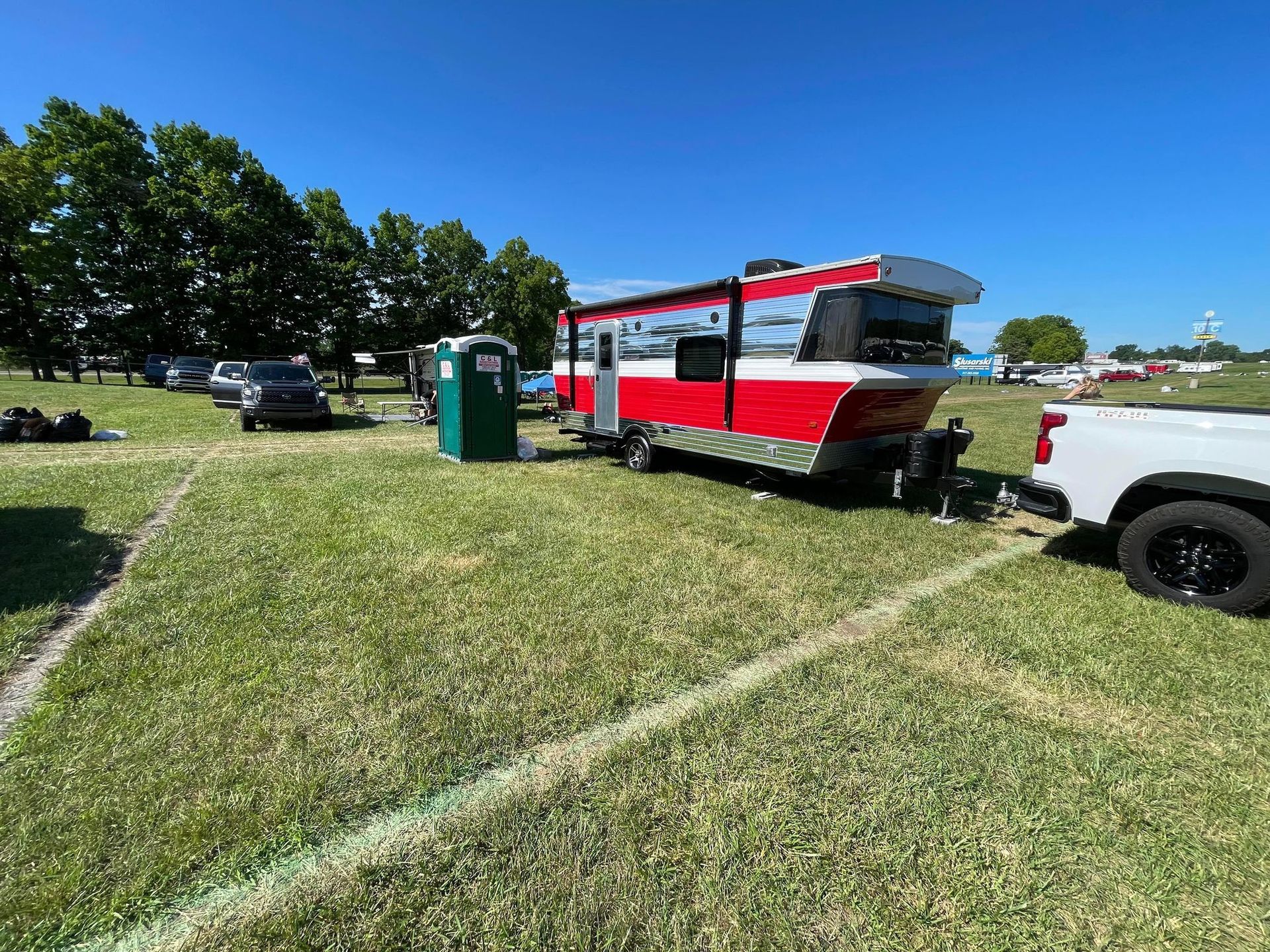 Photo 2 - 2019 HEART LAND Travel Trailer rental photo 7