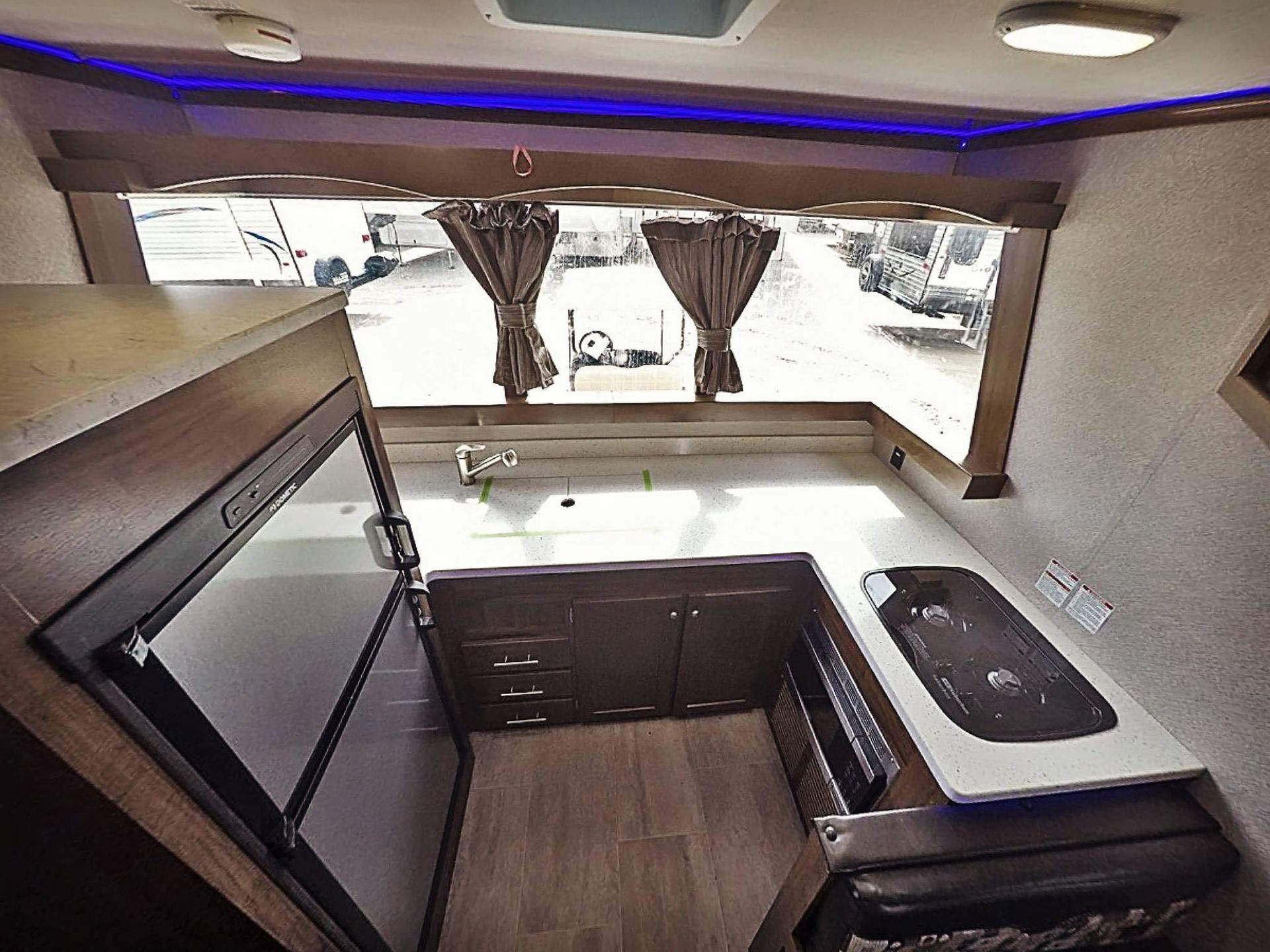 Photo 3 - 2019 HEART LAND Travel Trailer rental photo 10
