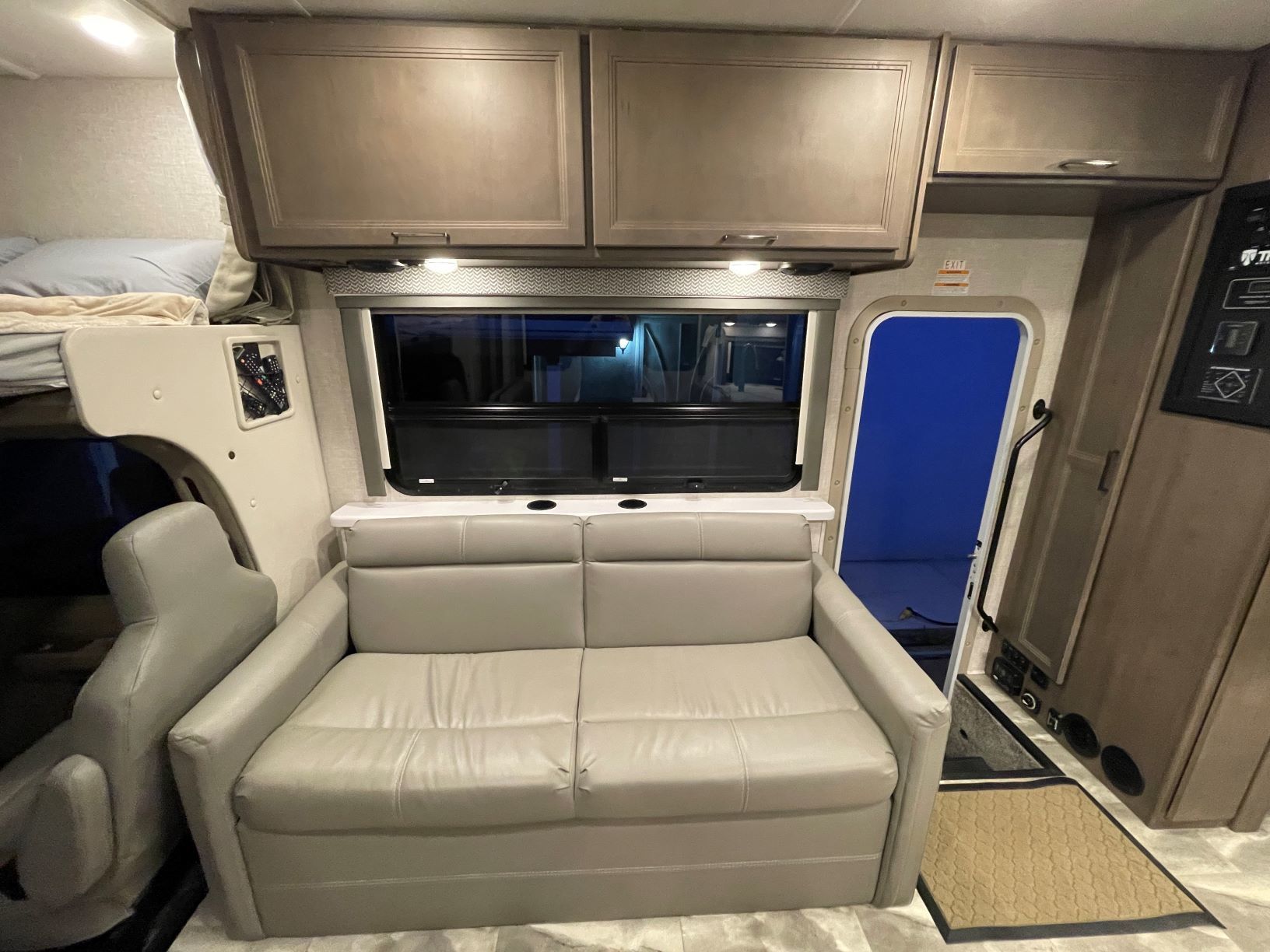 Photo 8 - 2023 Thor Motor Coach Class C Motorhome rental photo 10