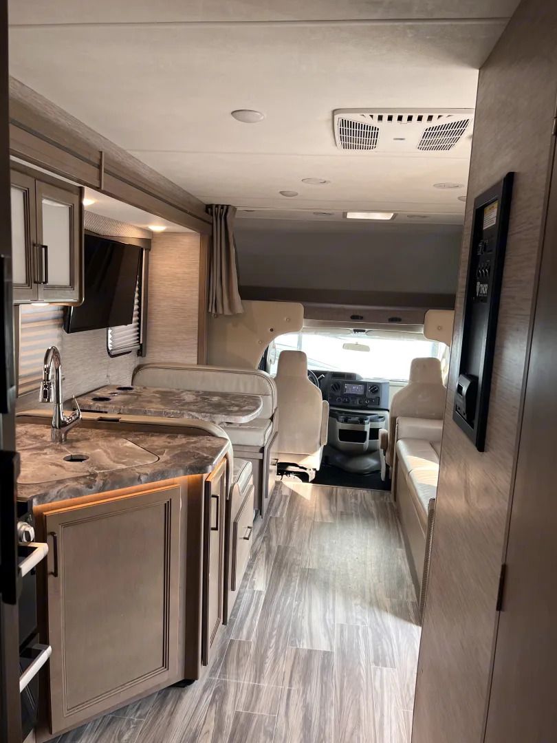Photo 0 - 2022 Thor Motor Coach Class C Motorhome rental photo 5