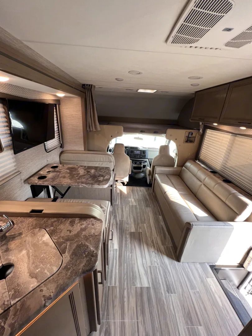 Photo 0 - 2022 Thor Motor Coach Class C Motorhome rental photo 6