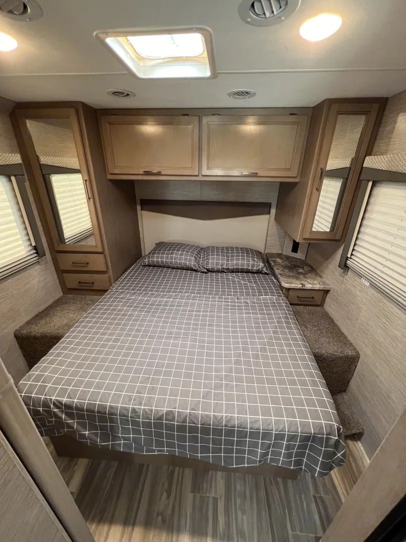 Photo 0 - 2022 Thor Motor Coach Class C Motorhome rental photo 10