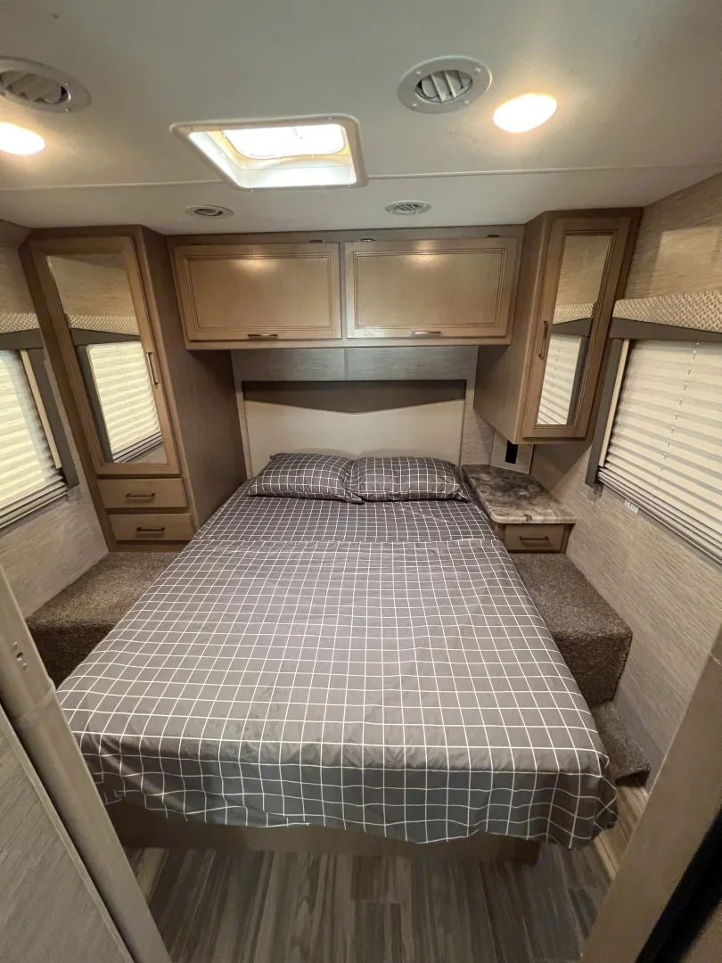 Photo 0 - 2022 Thor Motor Coach Class C Motorhome rental photo 12
