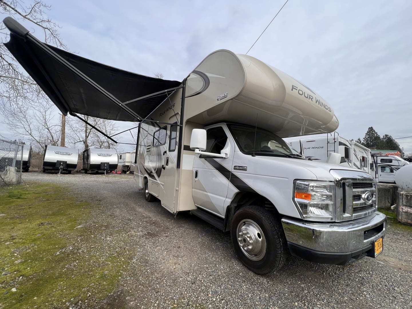 Photo 0 - 2020 Thor Motor Coach Class C Motorhome rental photo 13