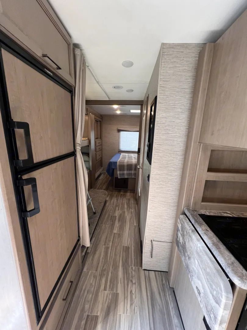 Photo 0 - 2022 Thor Motor Coach Class C Motorhome rental photo 3