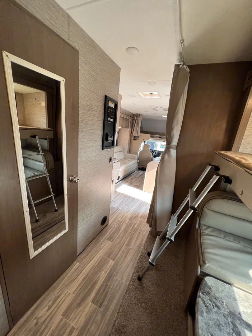 Photo 0 - 2022 Thor Motor Coach Class C Motorhome rental photo 5
