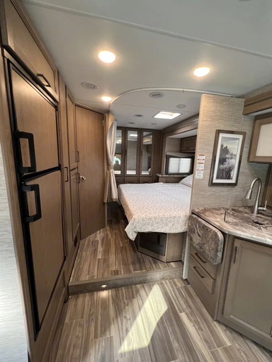 2022 Thor Motor Coach Four Winds 27R Class C Motorhome for rent in Portland, OR