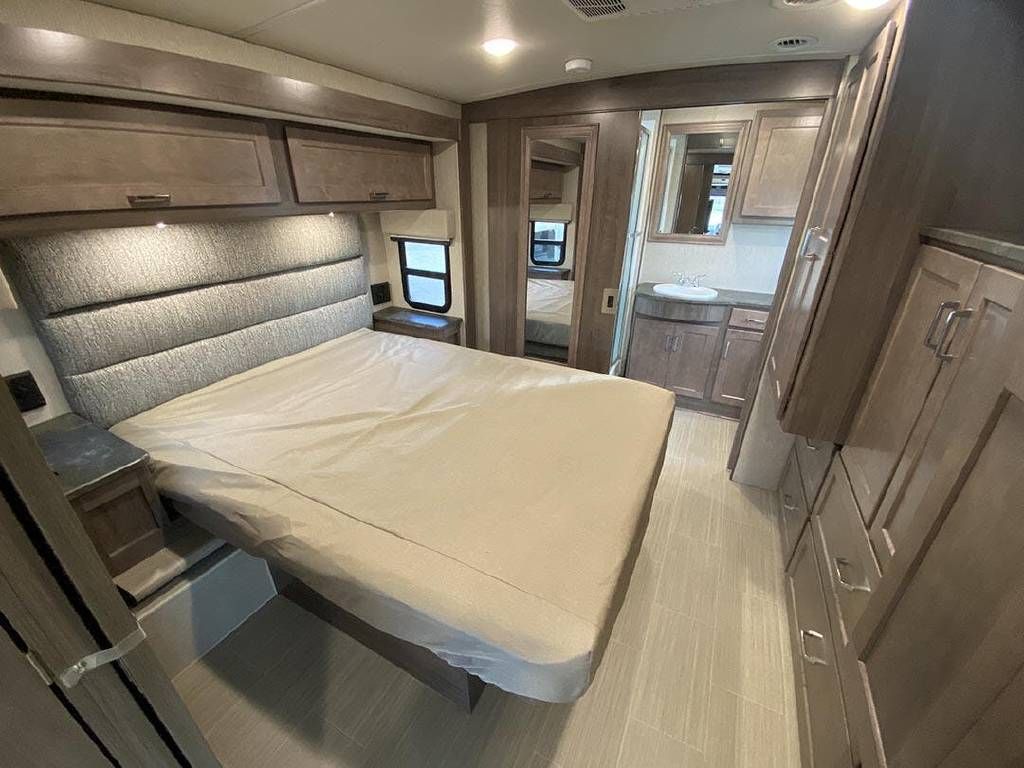 Photo 3 - 2021 Winnebago Class A Motorhome rental photo 8