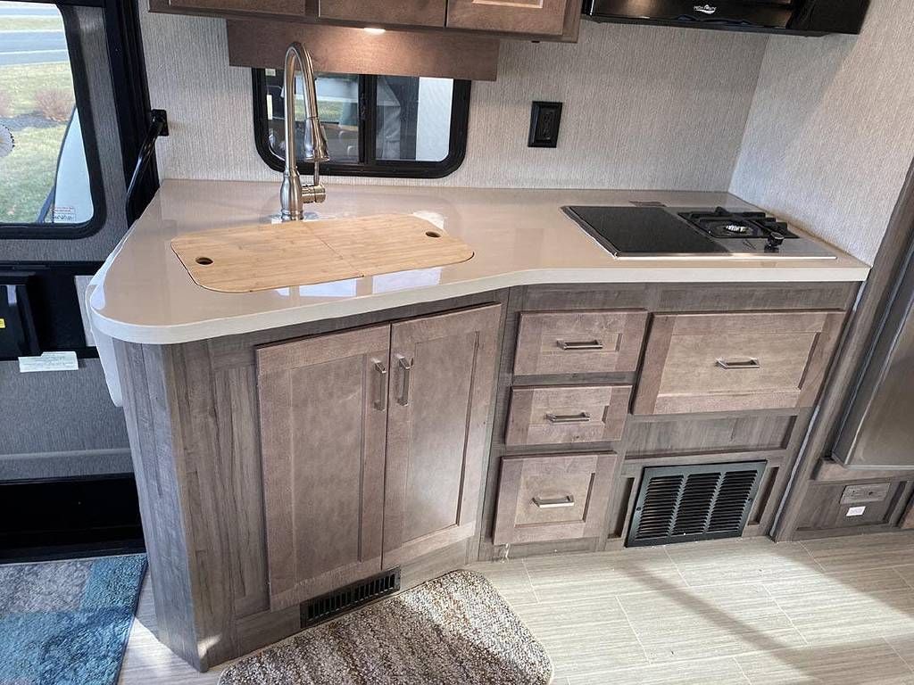 Photo 6 - 2021 Winnebago Class A Motorhome rental photo 13
