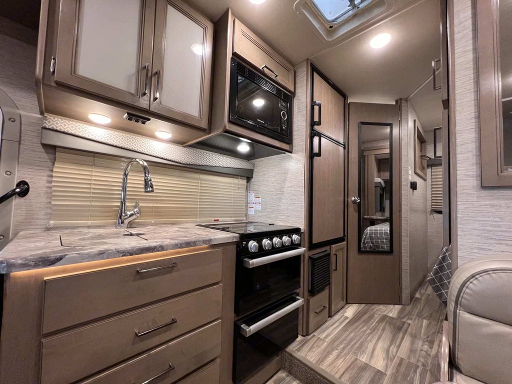 Photo 0 - 2022 Thor Motor Coach Class C Motorhome rental photo 10