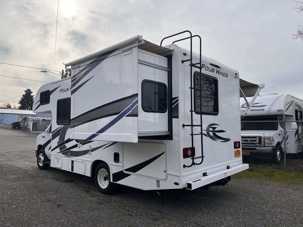 Photo 0 - 2022 Thor Motor Coach Class C Motorhome rental photo 13