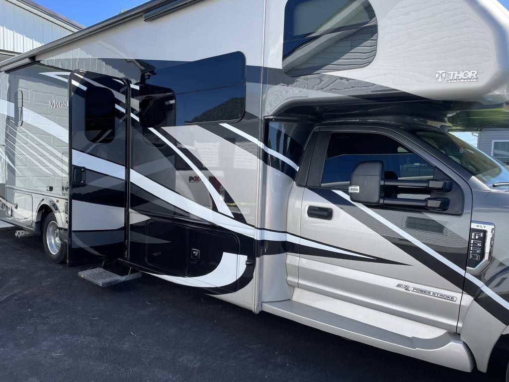 Photo 2 - 2020 Thor Motor Coach Class C Motorhome rental photo 6