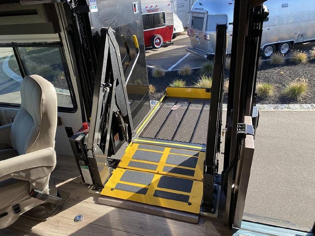 Photo 3 - 2021 Winnebago Class A Motorhome rental photo 22