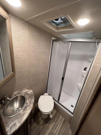 2022 Thor Motor Coach Four Winds 22B Class C Motorhome for rent in Portland, OR