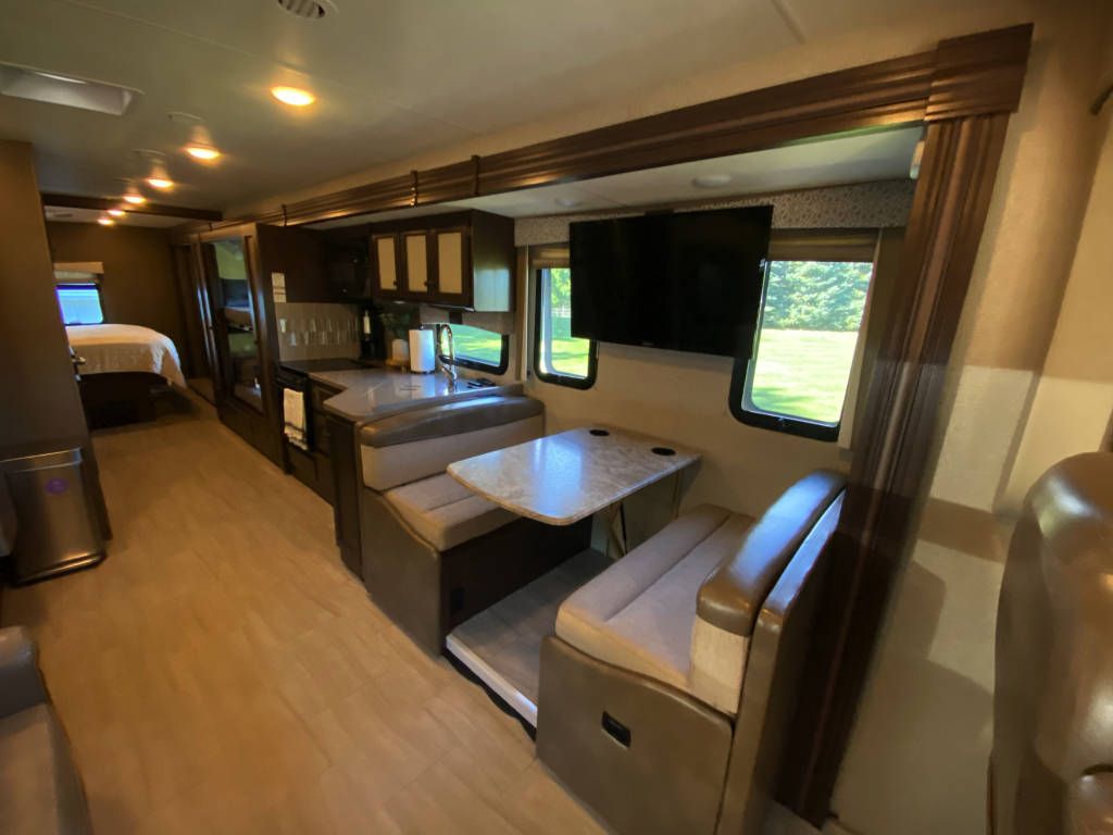 Photo 1 - 2019 Thor Class A Motorhome rental photo 6