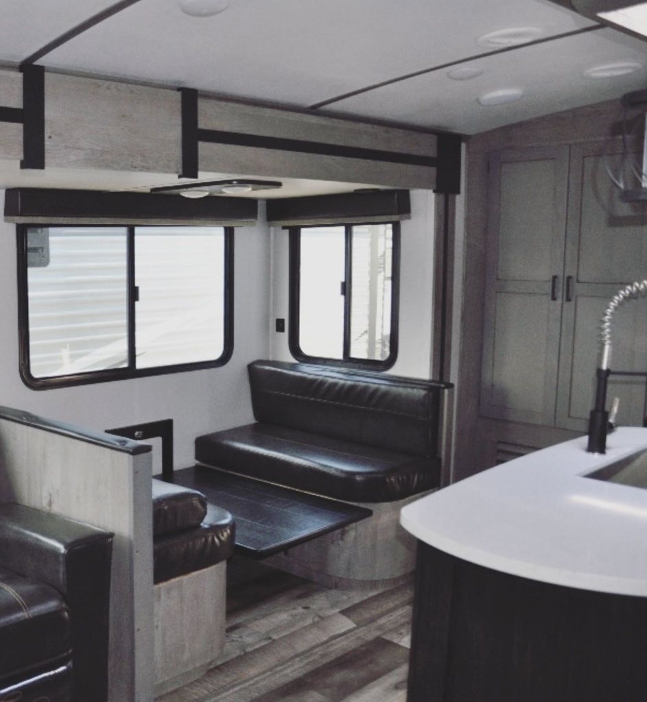 Photo 11 - 2021 Keystone Travel Trailer rental photo 17