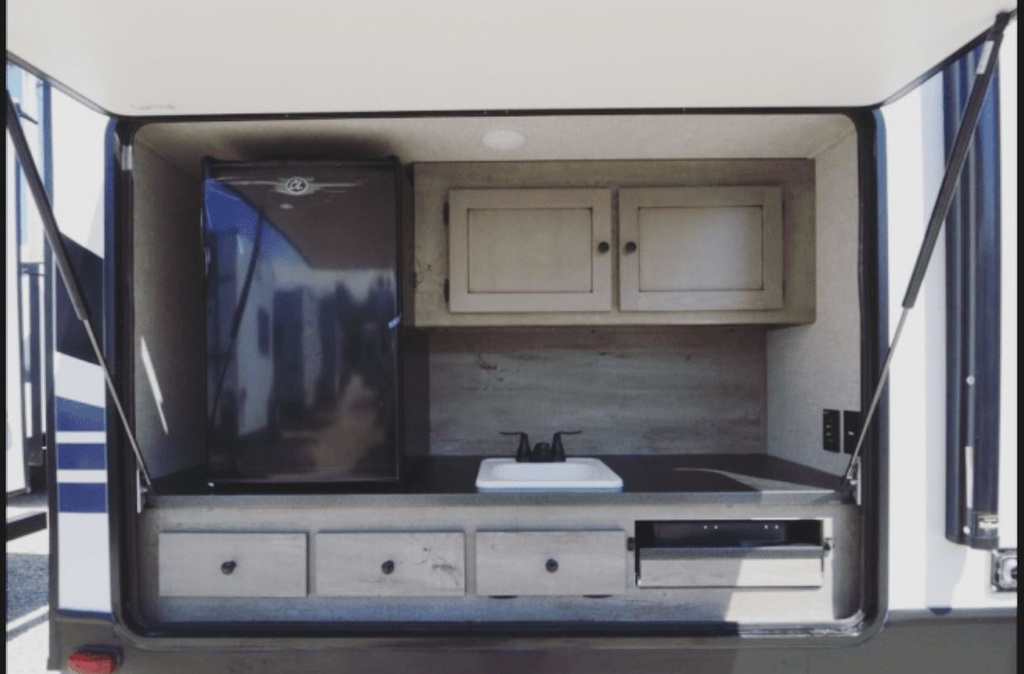 Photo 14 - 2021 Keystone Travel Trailer rental photo 24