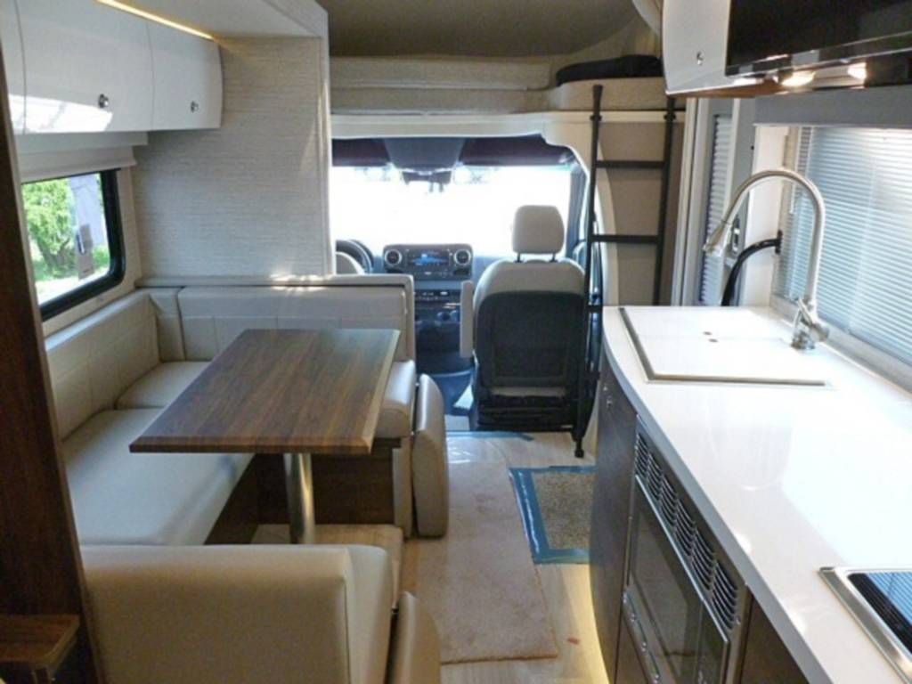Photo 3 - 2020 Winnebago Class C Motorhome rental photo 8