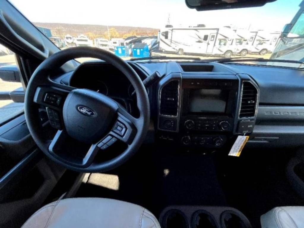 Photo 1 - 2020 Thor Motor Coach Class C Motorhome rental photo 7