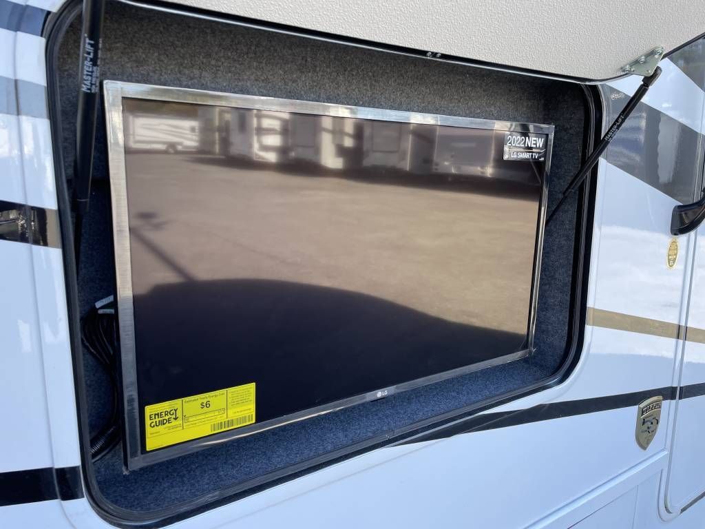 Photo 2 - 2020 Tiffin Class C Motorhome rental photo 9