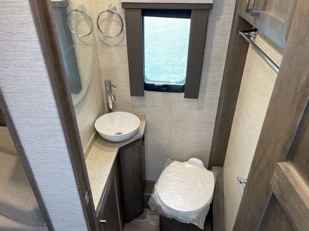 Photo 2 - 2020 Tiffin Class C Motorhome rental photo 13