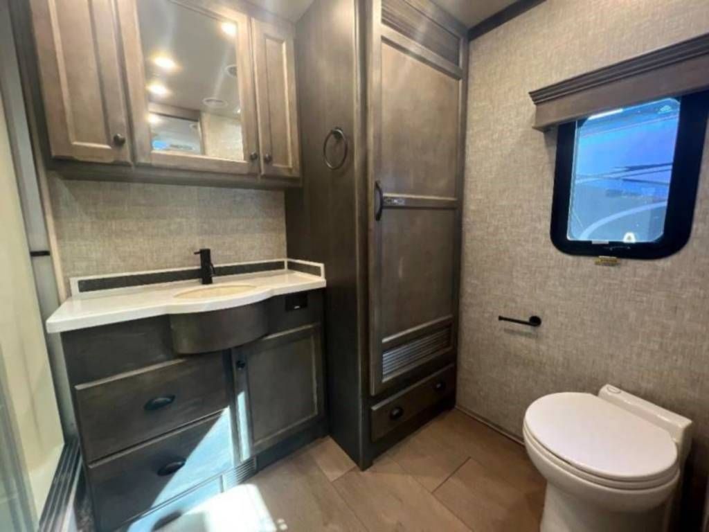 Photo 1 - 2020 Tiffin Class C Motorhome rental photo 5