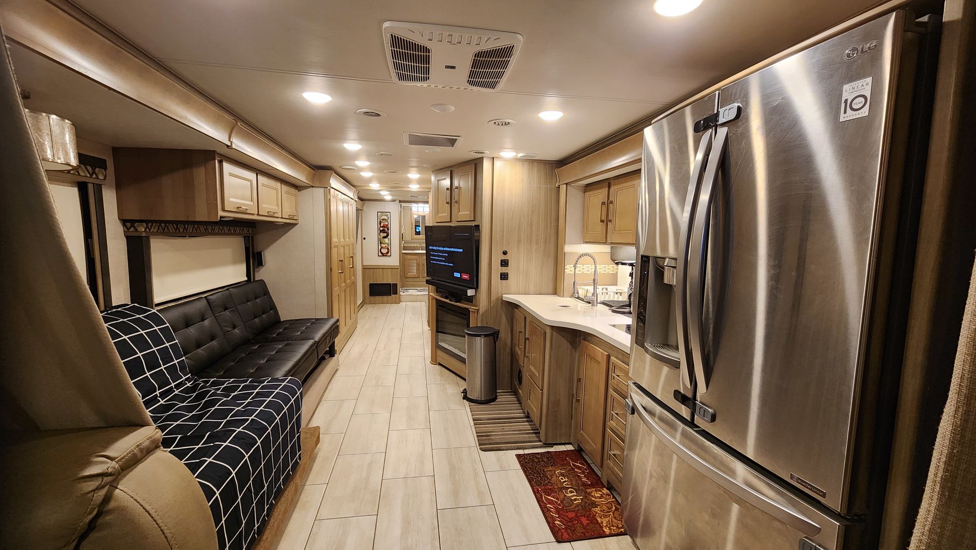 Photo 5 - 2019 Coachmen Class A Motorhome rental photo 4