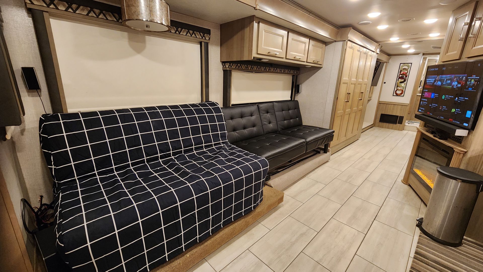 Photo 7 - 2019 Coachmen Class A Motorhome rental photo 6