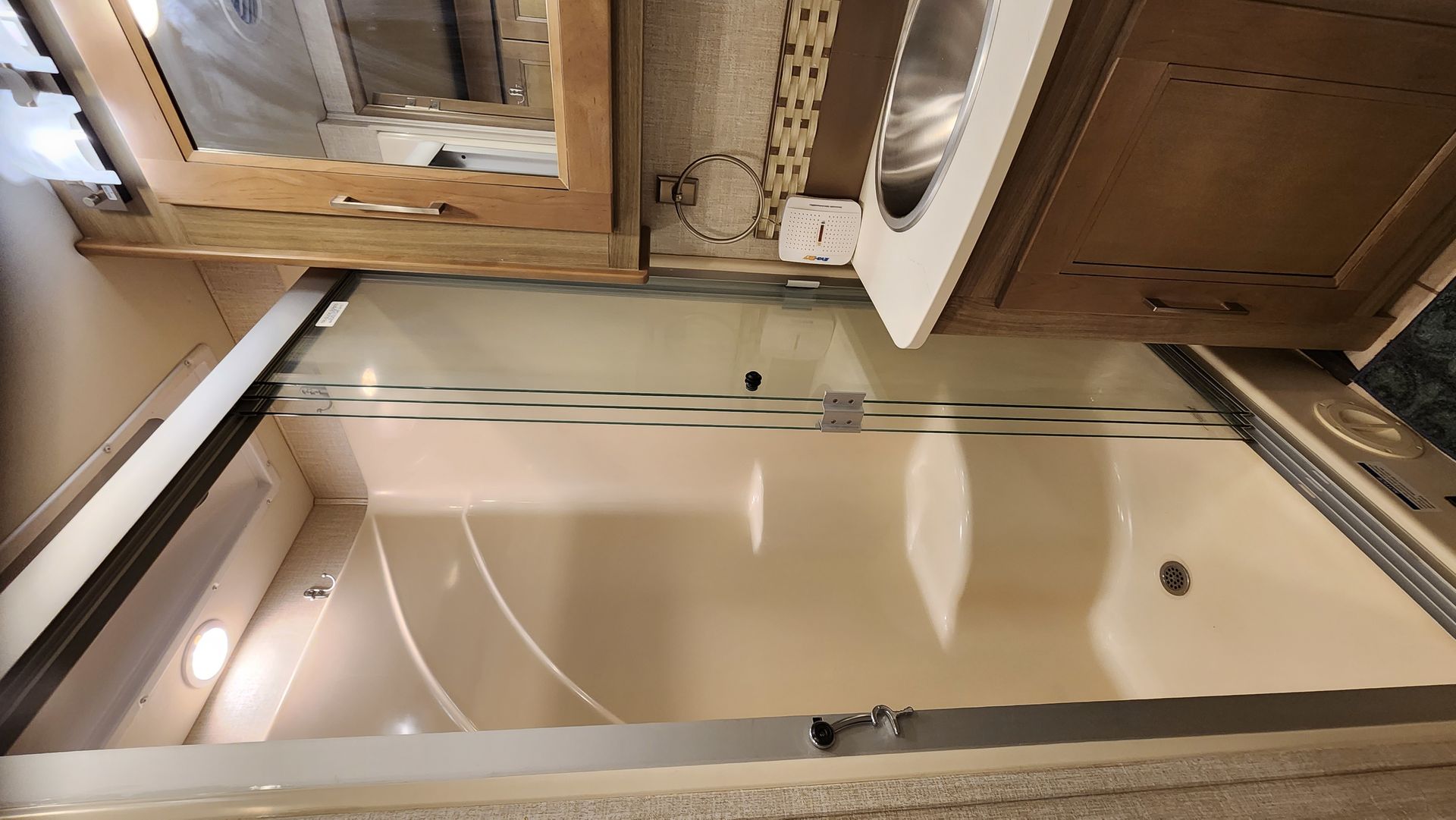 Photo 17 - 2019 Coachmen Class A Motorhome rental photo 16