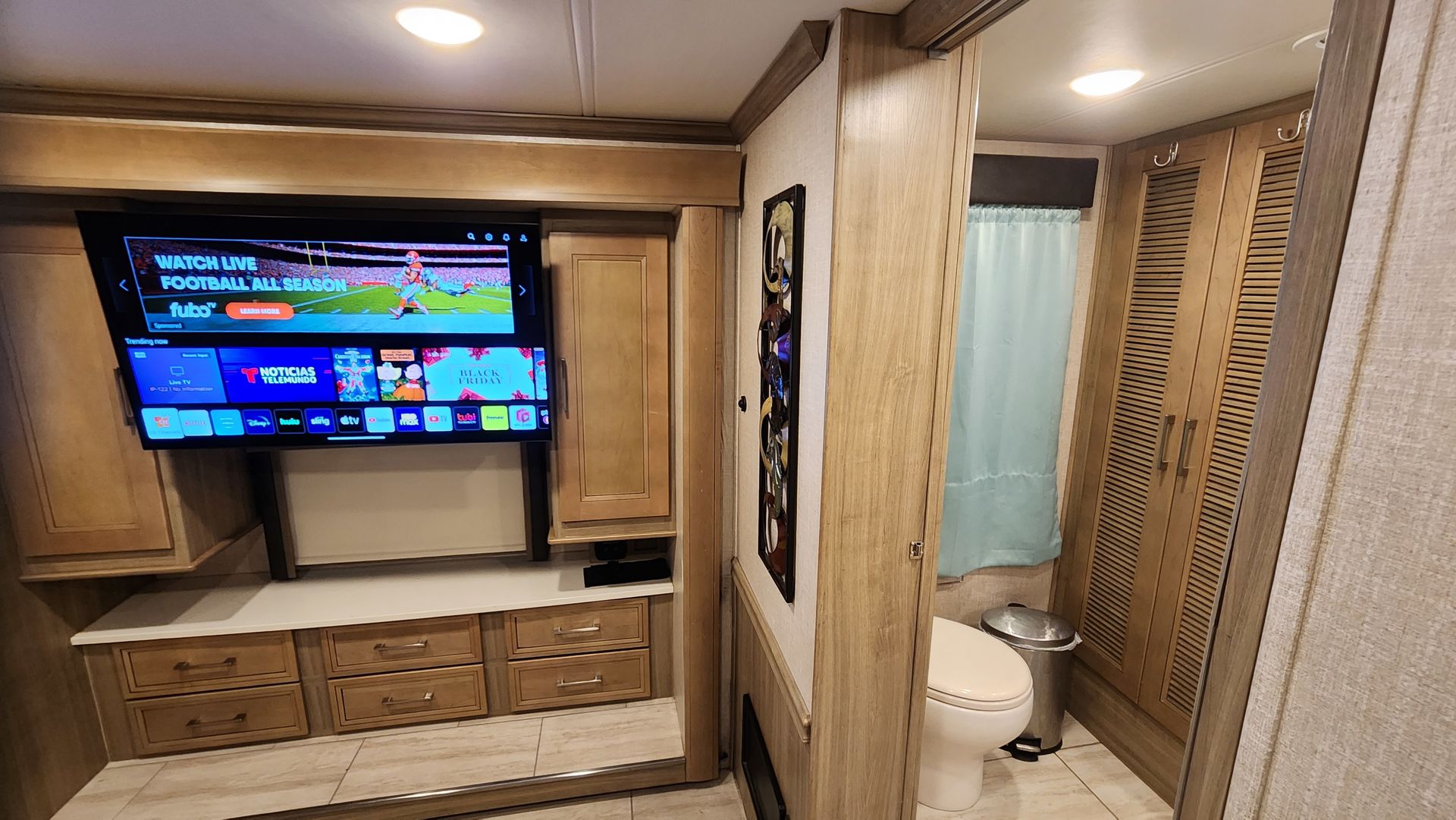 Photo 23 - 2019 Coachmen Class A Motorhome rental photo 22